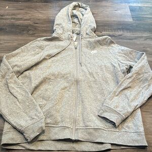 Hooded gray Nike sweat